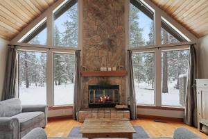 8 Mt Baker Home with Hot Tub