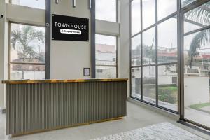 Super Collection O B.R. Ambedkar Park Taramandal Formerly Shree Krishna Inn