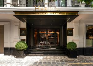 The Savile, by Harrys