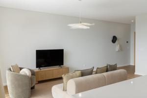 Saraiva Hills II by An Island Apart