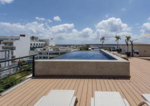 Lotus - 3 BDR Penthouse in the middle of town!