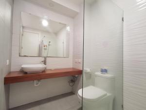 PLAZA DUCASSI-SUITES AND STUDIOS- playa LOS CORALES