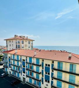 Vue de lOcéan à la forêt, la plage à vos pieds