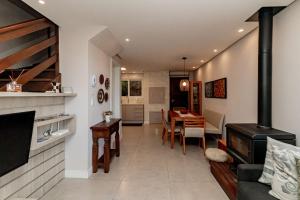 Casa Paris em condomínio até 8 p, excelente