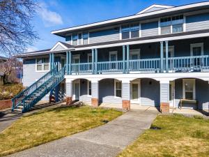 Alleys 22 with Direct Deck Access