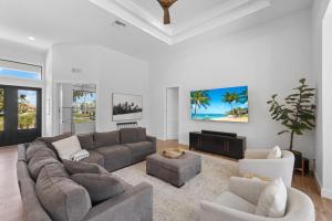 2023 Captiva home steps to the beachshopsdining