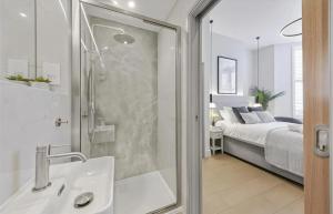 Lovely Studio with Terrace in the heart of London