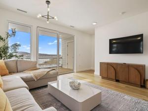 Modern living on the Quinnipiac River