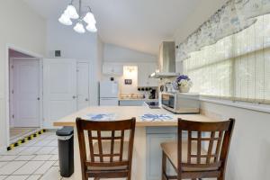 Less Than 1 Mi to Nokomis Beach Tranquil Couples Retreat