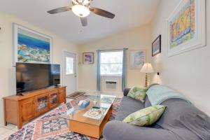 Less Than 1 Mi to Nokomis Beach Tranquil Couples Retreat