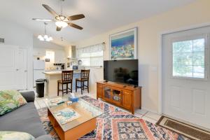 < 1 Mi to Nokomis Beach: Tranquil Couple’s Retreat