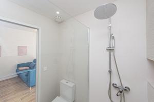 Nice, 3-room refurbished apartment near train station