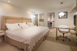 Country International Hotel