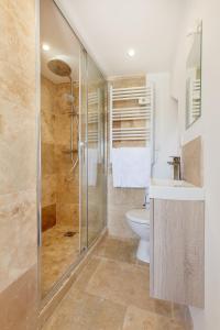 Apartment with rooftop view of Halles