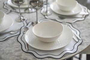 Elegant 1BR Flat in Business Bay with Pool & Gym