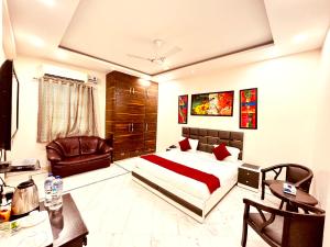 South Residency near AIIMS Hospital Green Park South Delhi