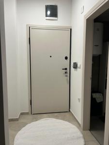 Mirror Apartments