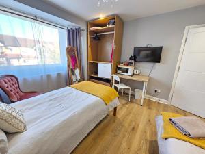 Beautiful guest rooms, Free Parking, 30min Heathrow, 40min Wembley, 60min Central London