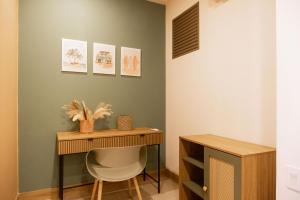 Minimalist 1BR Amazing View in Morros Eos