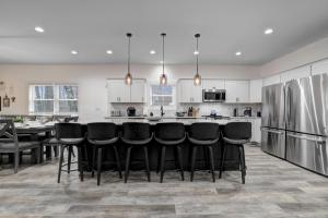 New Lakeview Gateway Lake Access, Hot tub, EV