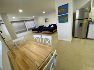 Savannah Inn 203 Family Apartment