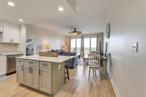 Comfy PCB Condo with View and Private Beach Access!