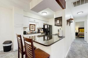 Quiet coastal escape within walking distance to beach with shared pool