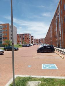 Habitación confortable cama doble Ibagué