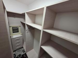 Nicolle Luxury Promenada