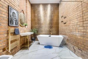 Birmingham 5BR Cosy Apartment - Wi-Fi, Games, Play Station