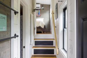 Haven Tiny House w hot tub on river near Stowe