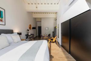 JA 303 Minimalist Comfort Near Bellas Artes