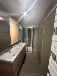 Midi Tracks Apartment