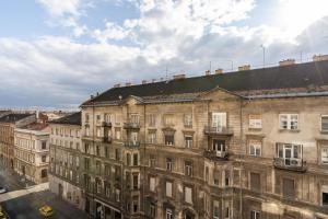 Center Stay 1 Stop to Airport