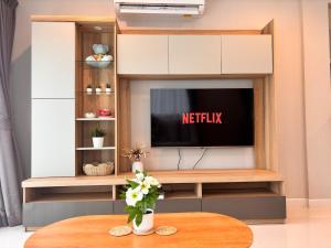 Modern 3 BR Villa Pool&Gym only 15min to Bang Tao Beach