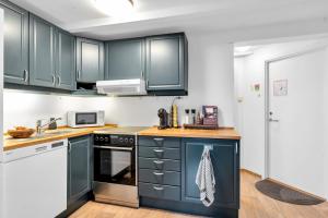 2-bedroom Apartment by The Bridge