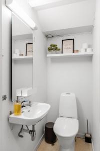 2-bedroom Apartment by The Bridge