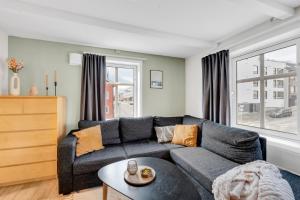 2-bedroom Apartment by The Bridge