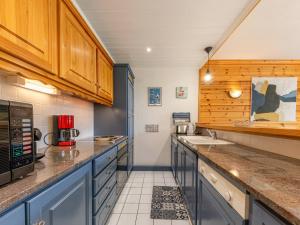 Appartement de standing 75m² avec Wifi, cheminée, balcon et garage - Val d’Isère (Le Praz) - FR-1-694-359