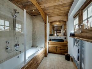 Chalet prestige 4 chambres, hammam, cheminée, conciergerie - FR-1-694-365