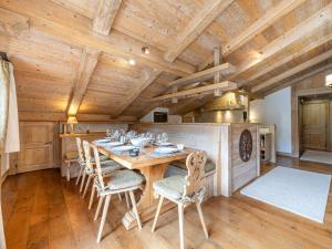 Duplex élégant, 8 pers., cheminée, Val-dIsère, parking, WiFi - FR-1-694-440