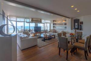 Extra Luxurious Apartment on the Beachfront.