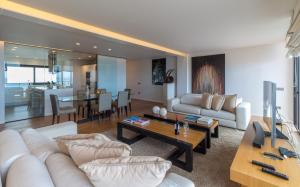 Extra Luxurious Apartment on the Beachfront.