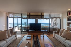 Extra Luxurious Apartment on the Beachfront.