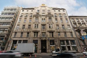 Center Stay 1 Stop to Airport