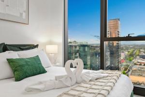 Lux Box Hill Retreat with Gym and Sky Garden