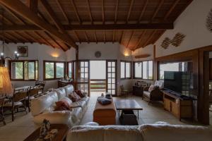 Casa com piscina - vista panorâmica para o mar