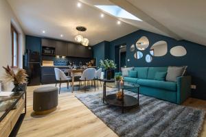 Legendary ski & cycling 4 to 6 guest getaway