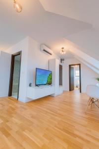 Central Skylight Suites 16