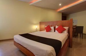 Collection O Sri Sai Palace